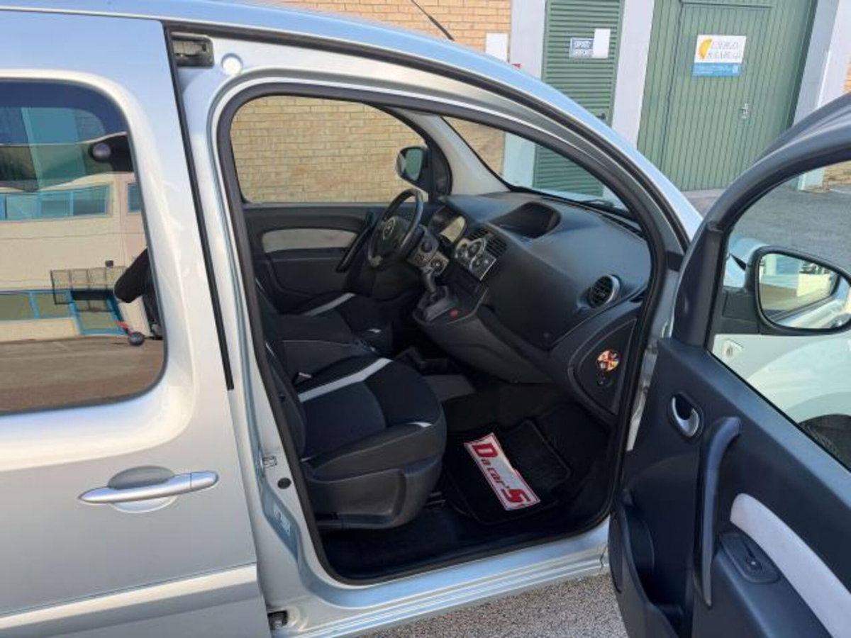 Renault Kangoo 1.5 dCi 90CV 5 porte Live (8)