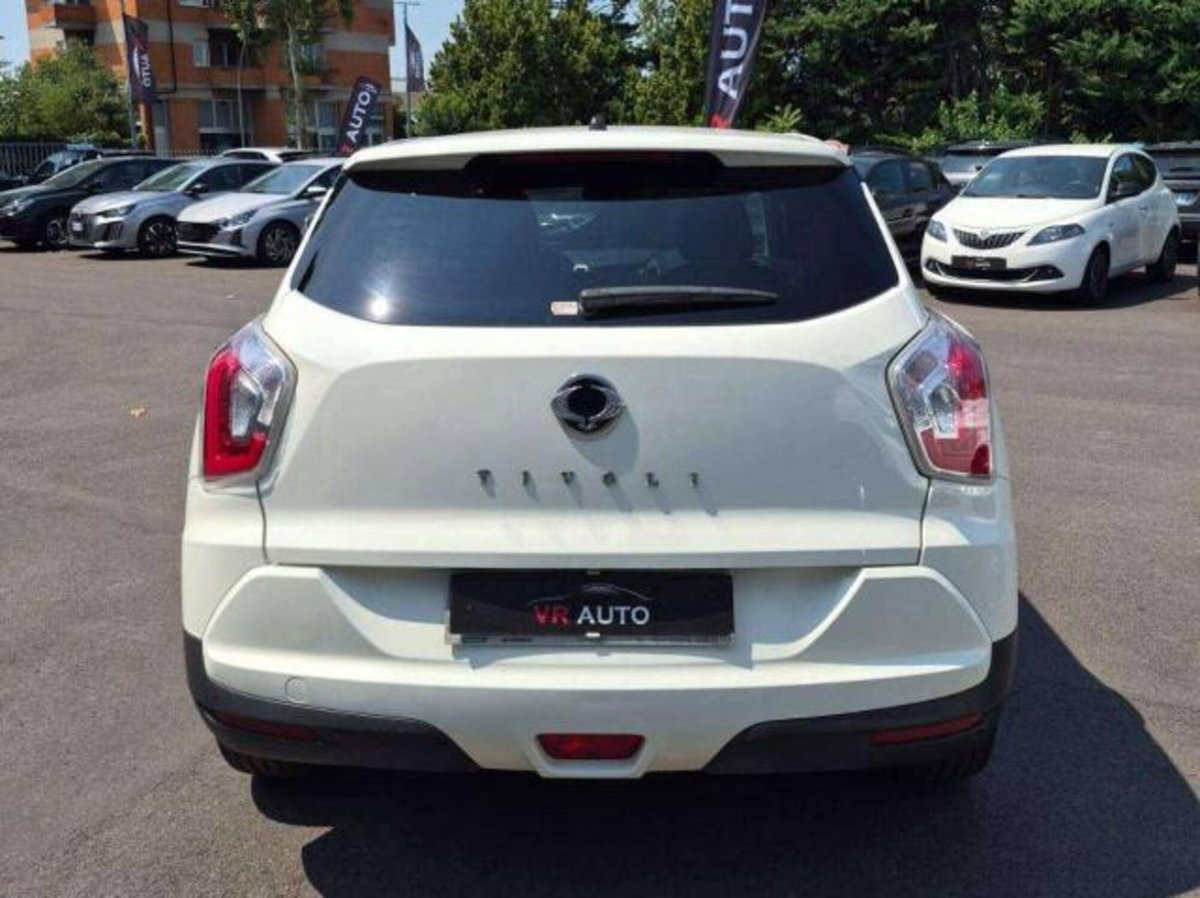 Ssangyong Tivoli 1.6d 2WD Go (8)