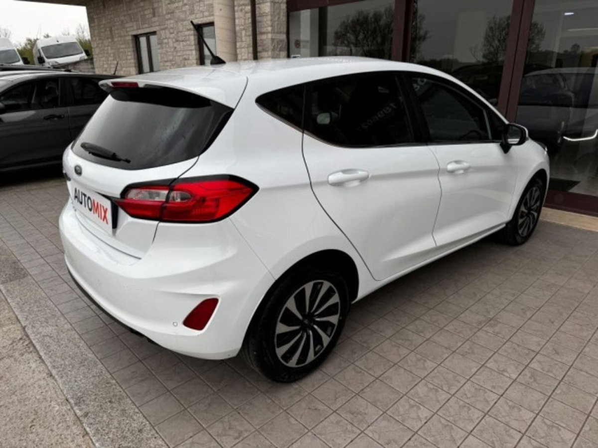 Ford Fiesta 1.1 75 CV 5 porte Titanium (12)