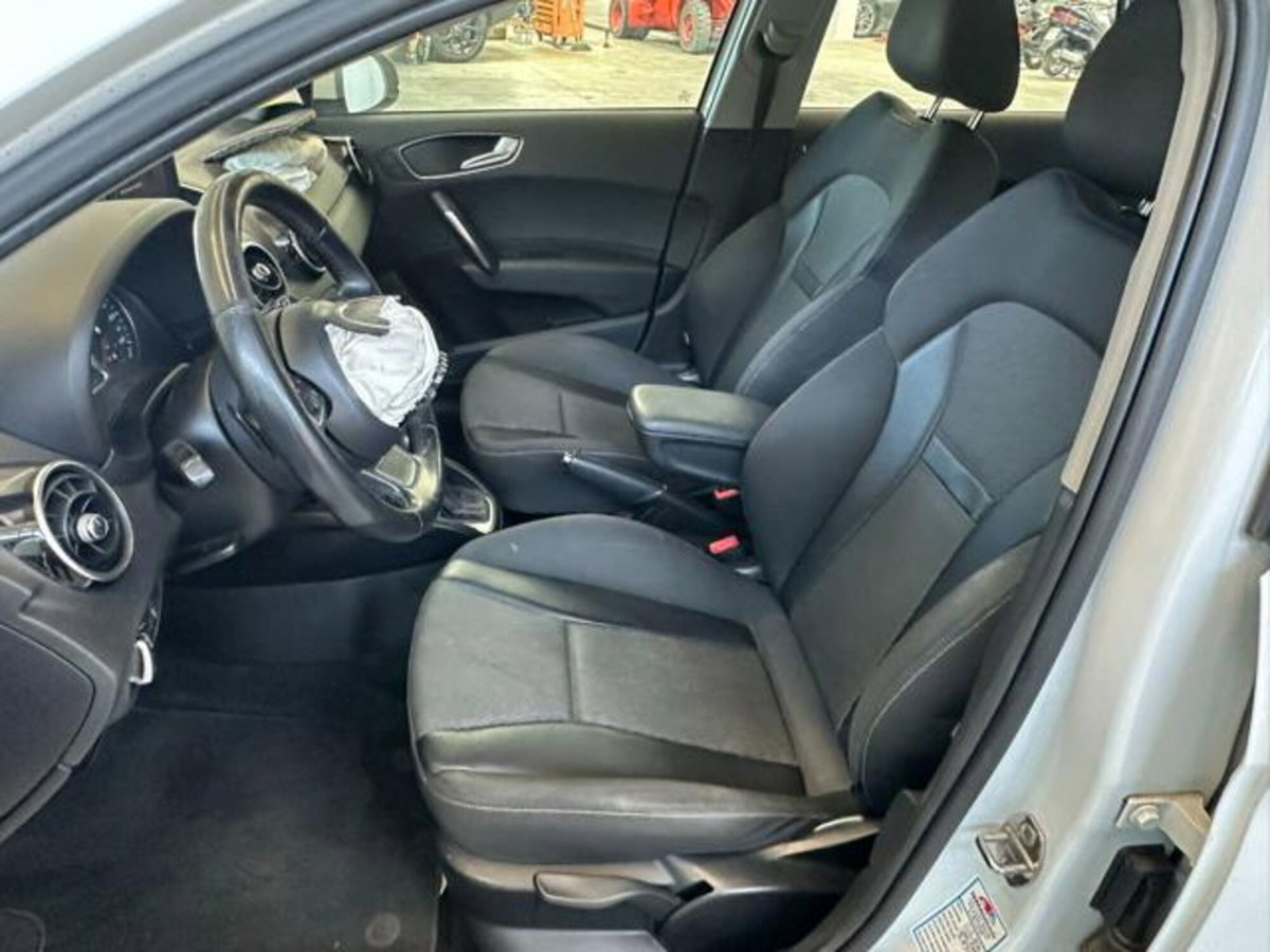 Audi A1 Sportback 1.6 TDI S tronic Ambition (11)