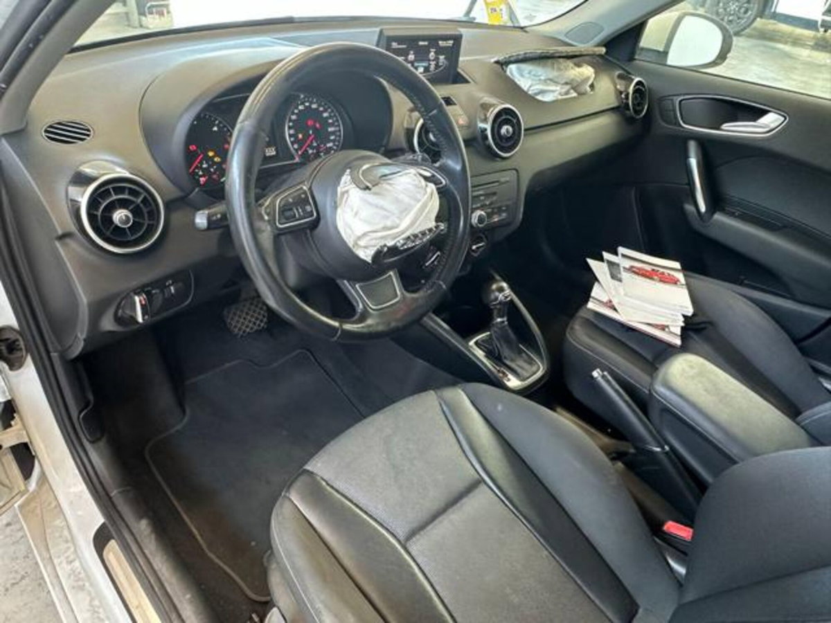 Audi A1 Sportback 1.6 TDI S tronic Ambition (13)