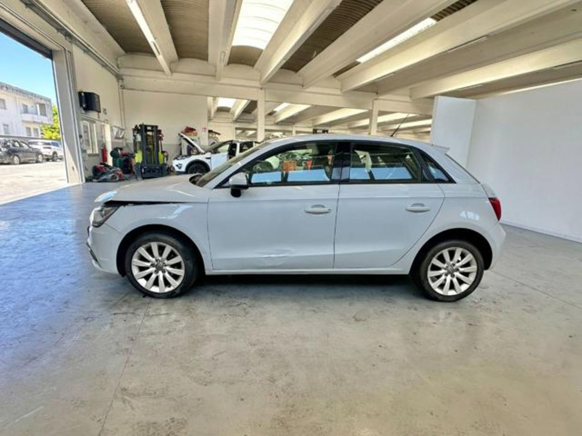 Audi A1 Sportback 1.6 TDI S tronic Ambition (4)