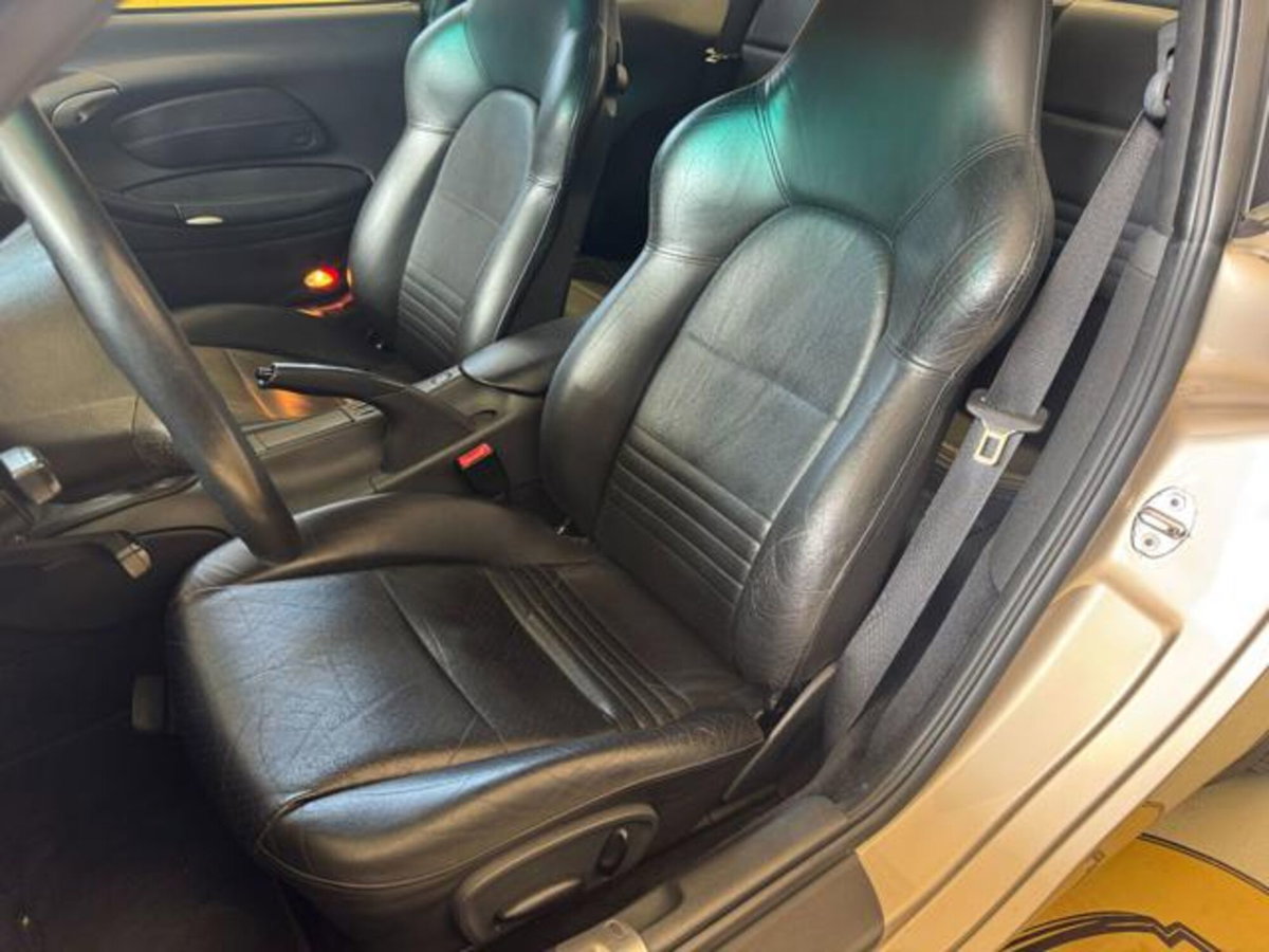 Porsche 911 Coupé 3.4 Carrera (9)