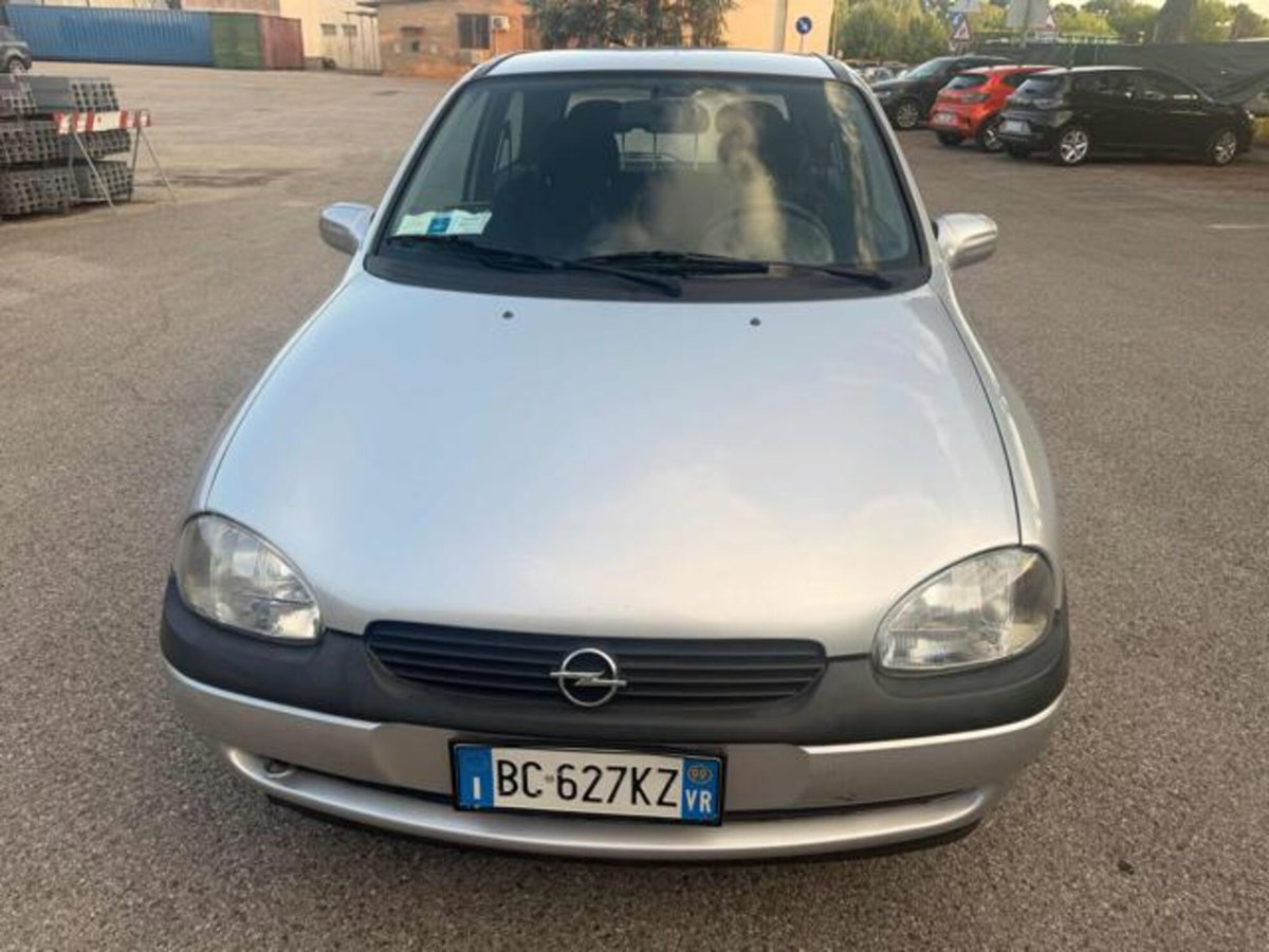 Opel Corsa 1.0i 12V cat 3 porte 100 (18)