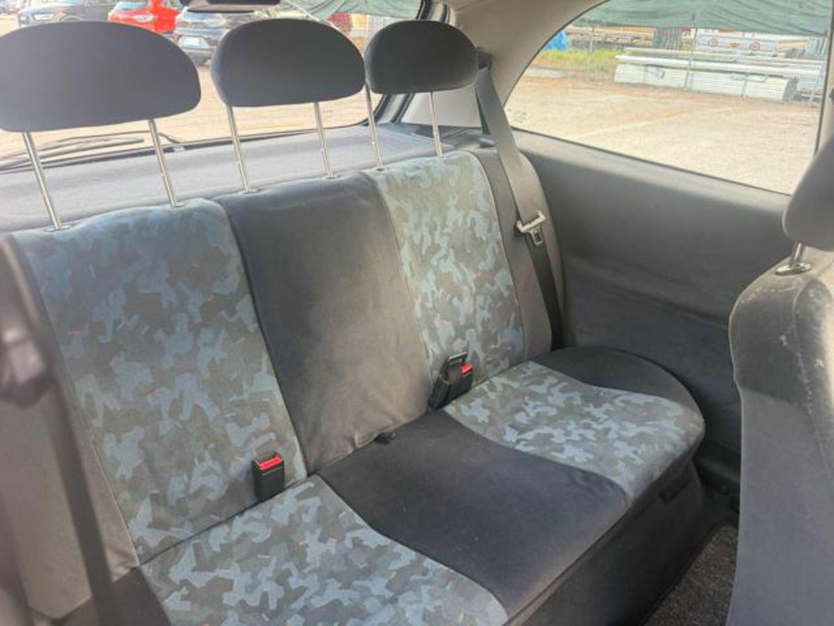 Opel Corsa 1.0i 12V cat 3 porte 100 (7)