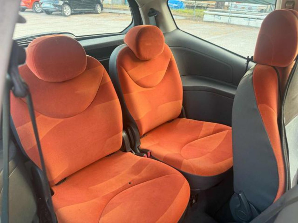 Citroen C2 1.1 Evolution (6)