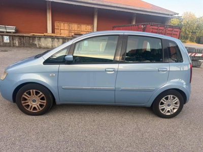 Fiat Idea 1.4 16V Emotion (12)