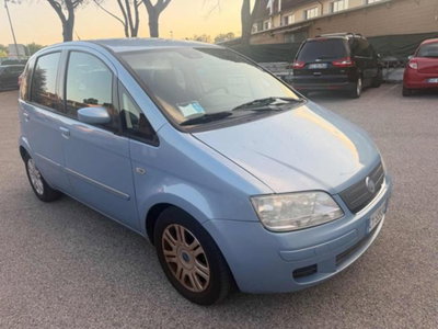 Fiat Idea 1.4 16V Emotion (19)