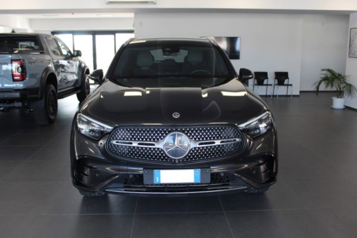 Mercedes-Benz GLC 220 d 4Matic Mild Hybrid AMG Premium Plus (2)