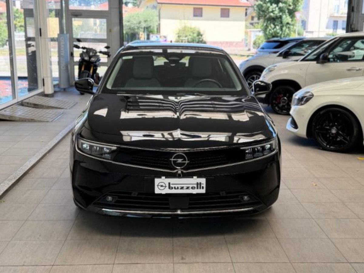 Opel Astra 1.6 Hybrid 180 CV AT8 Elegance (2)