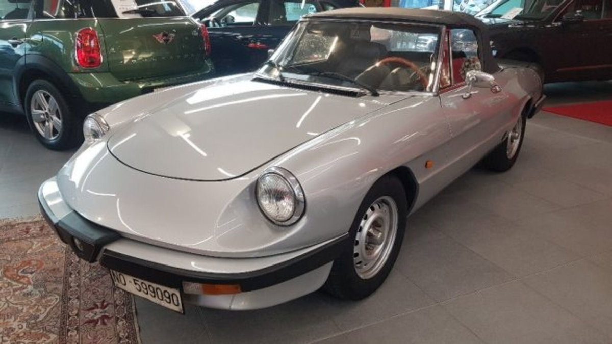 Alfa Romeo Spider 1.6 (2)