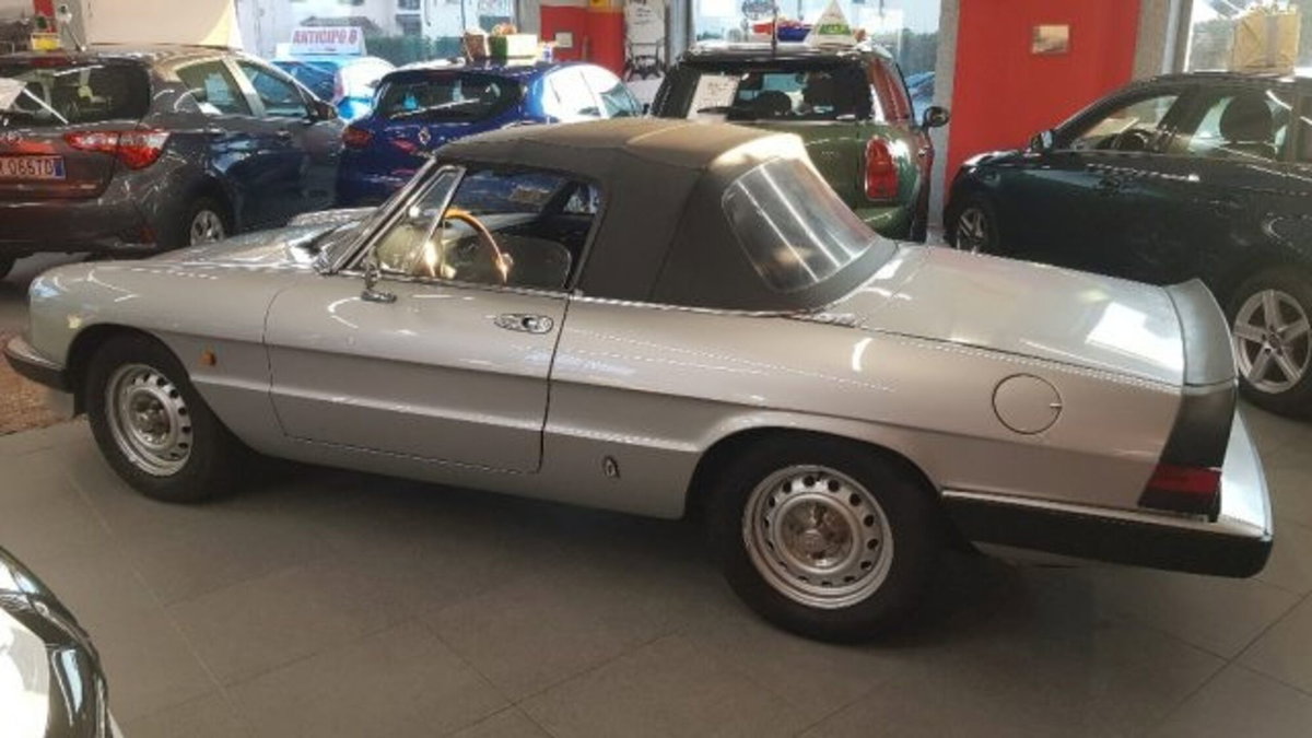 Alfa Romeo Spider 1.6 (5)