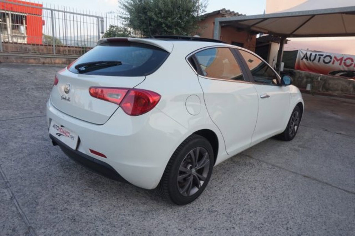 Alfa Romeo Giulietta 1.6 JTDm-2 Progression c/CL (6)