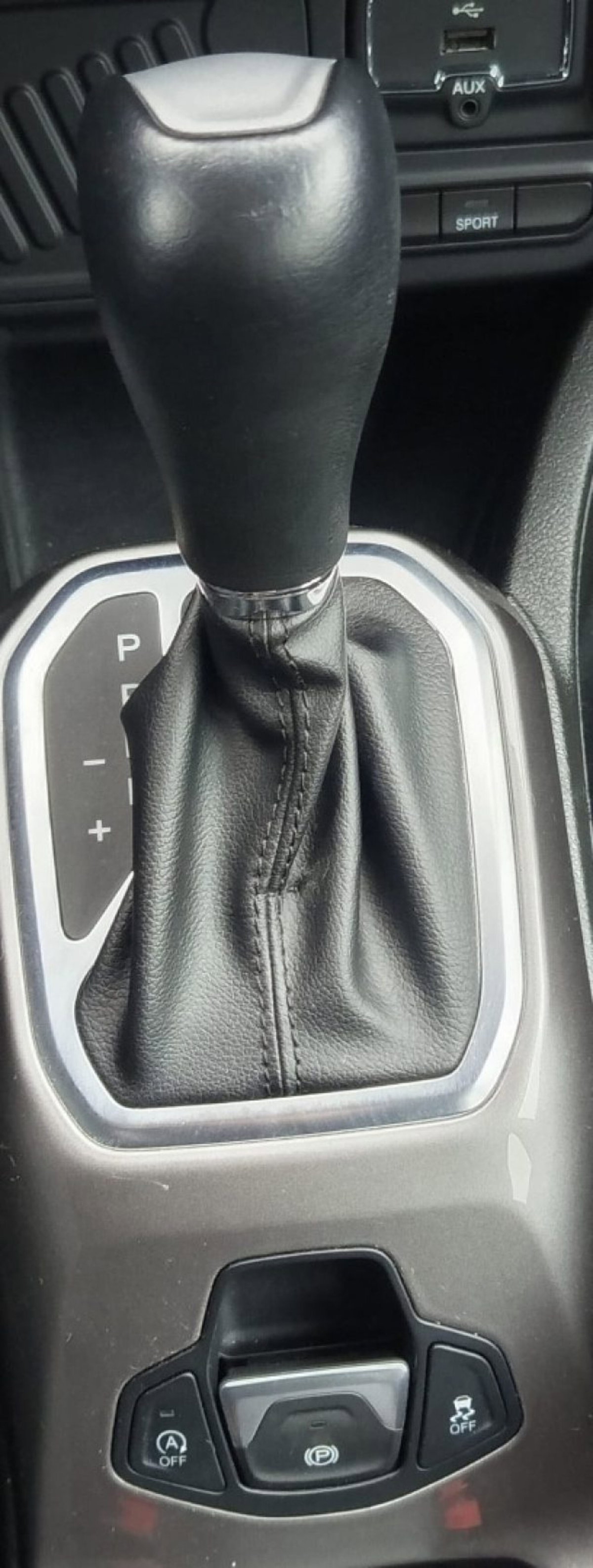 Jeep Renegade 1.3 T4 DDCT Limited (20)