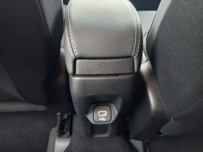 Jeep Renegade 1.3 T4 DDCT Limited (8)