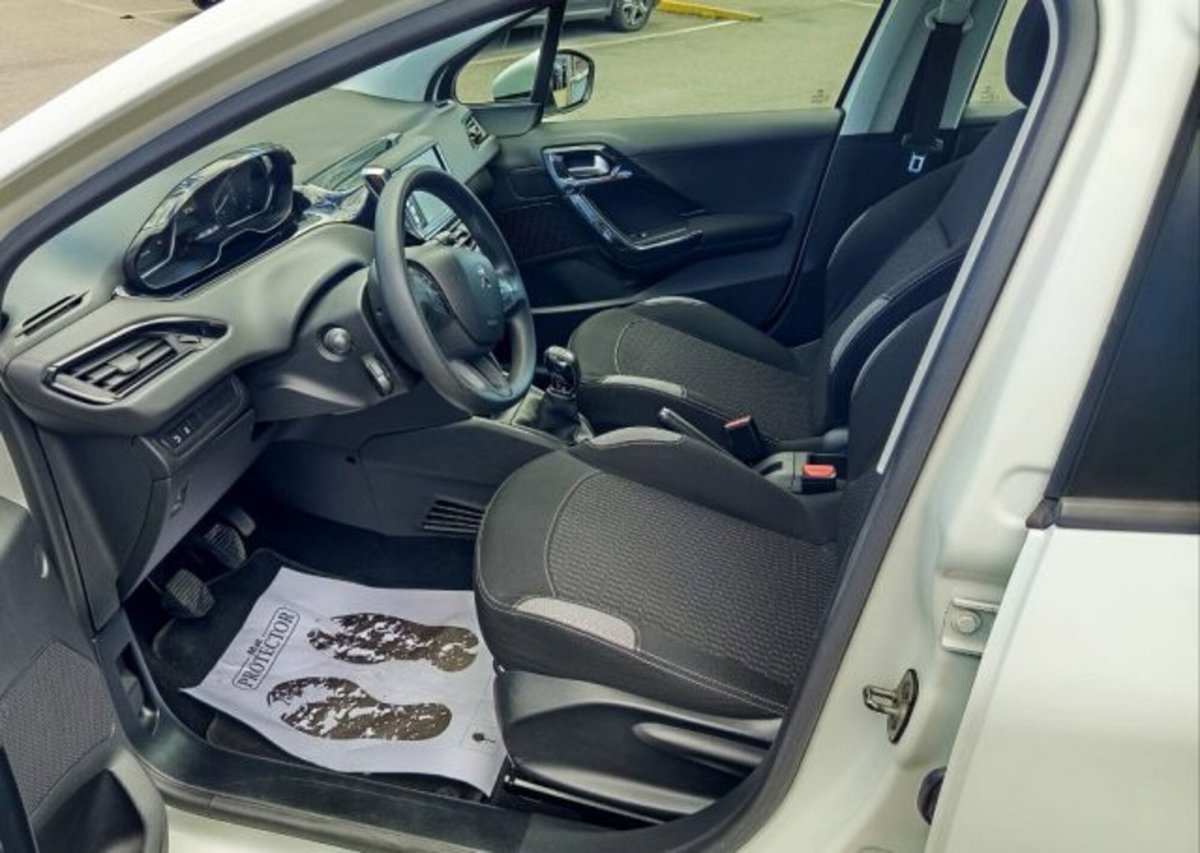 Peugeot 208 HDi 68 CV 5 porte Active (11)