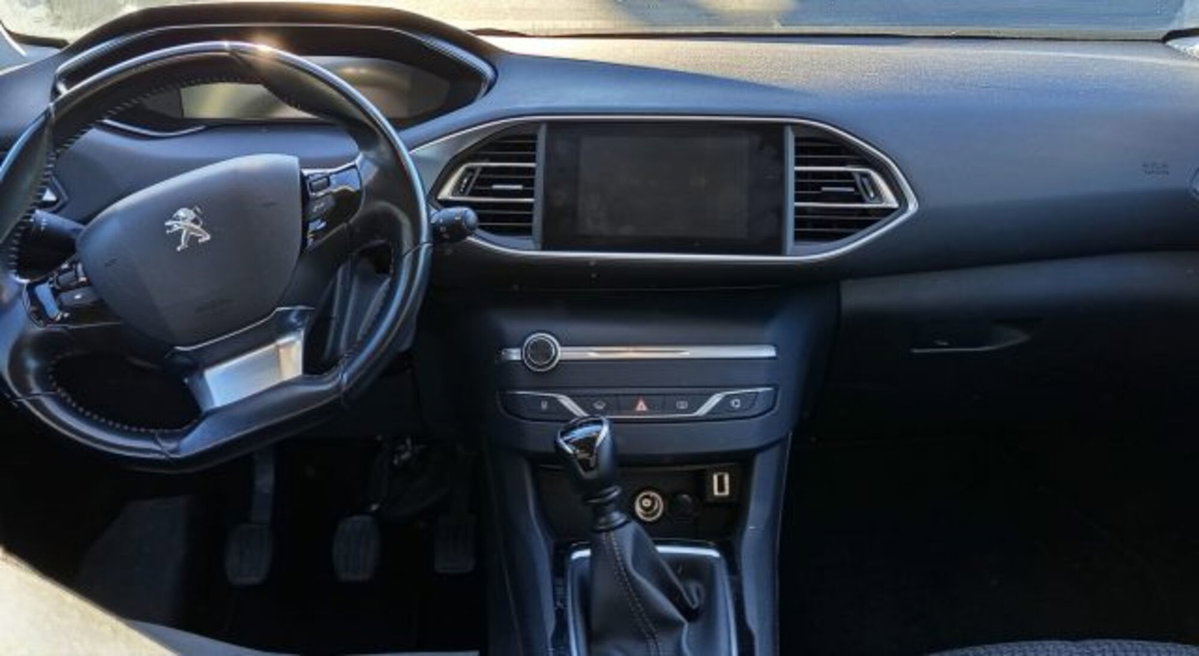 Peugeot 308 PureTech Turbo 130 S&S Active Pack (6)