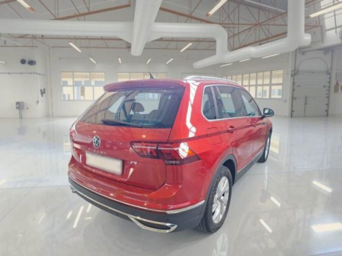 Volkswagen Tiguan 2.0 TDI 150 CV SCR DSG 4MOTION Elegance (2)