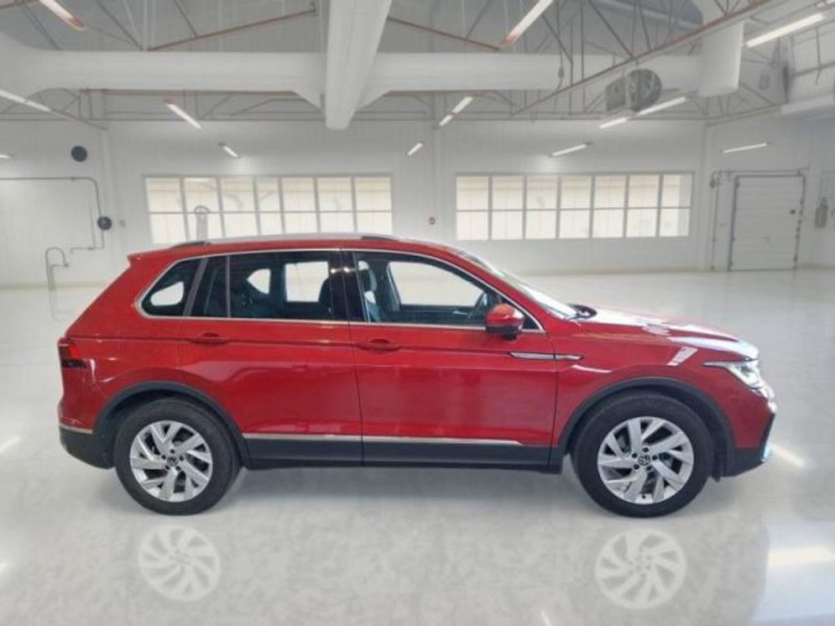 Volkswagen Tiguan 2.0 TDI 150 CV SCR DSG 4MOTION Elegance (6)