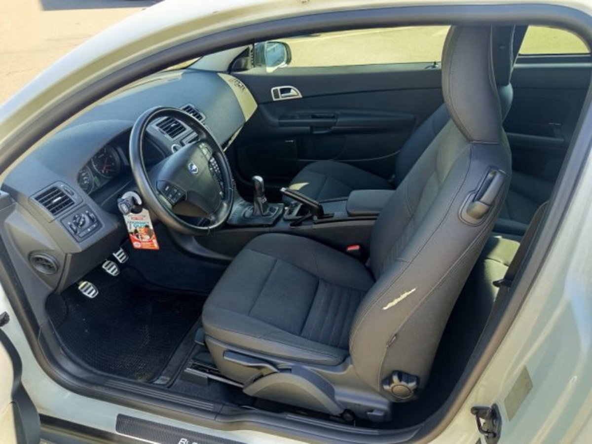 Volvo C30 D2 R-Design (10)