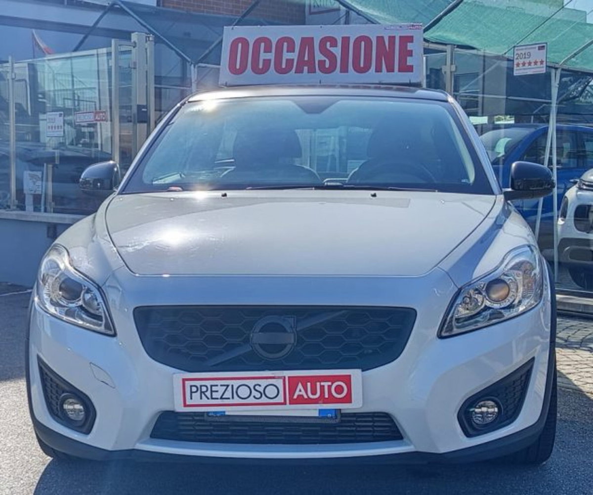 Volvo C30 D2 R-Design (2)