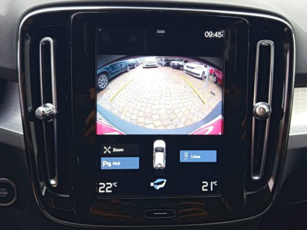 Volvo XC40 T4 Recharge Plug-in Hybrid R-design (10)