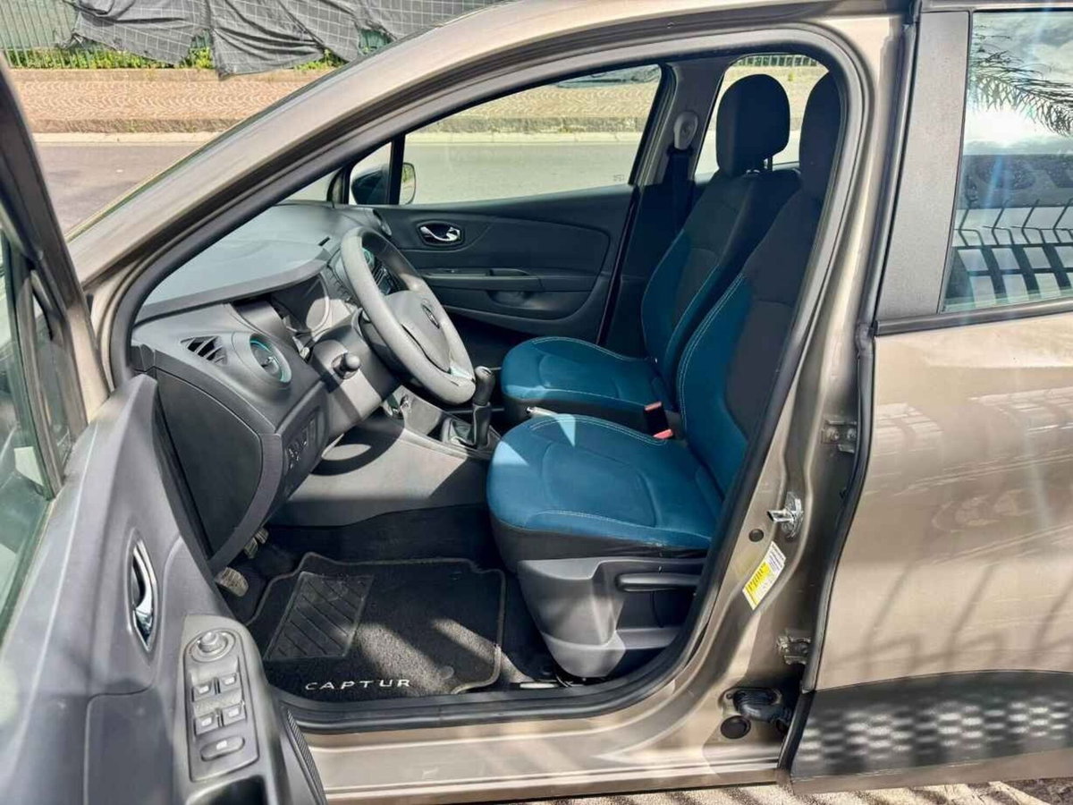 Renault Captur 1.5 dCi 8V 90 CV Start&Stop Iconic (18)