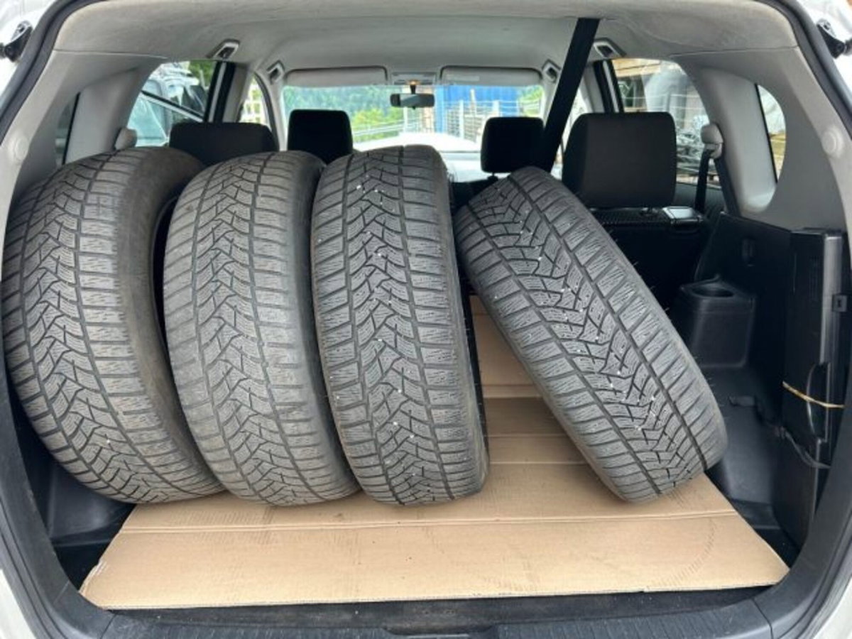 Toyota Corolla Verso 2.2 16V D-4D DPF (8)