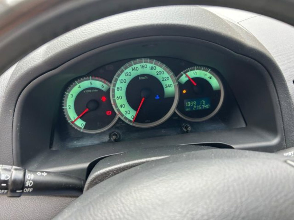 Toyota Corolla Verso 2.2 16V D-4D DPF (9)