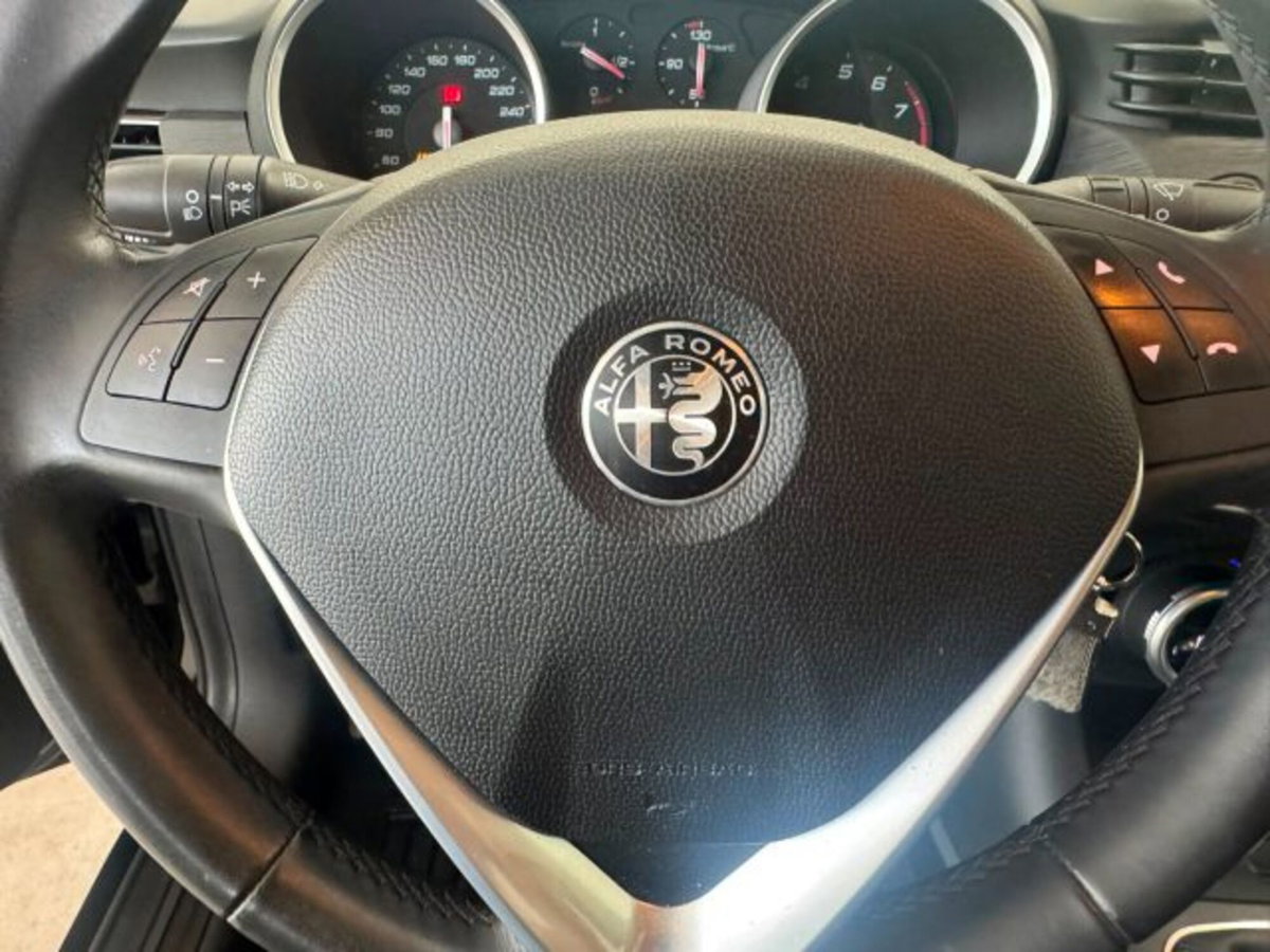 Alfa Romeo Giulietta 1.4 Turbo Super 120cv (16)
