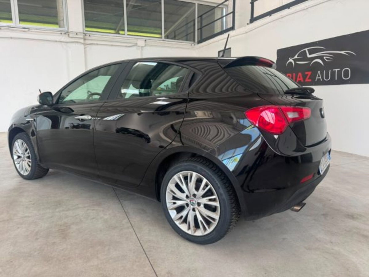 Alfa Romeo Giulietta 1.4 Turbo Super 120cv (8)