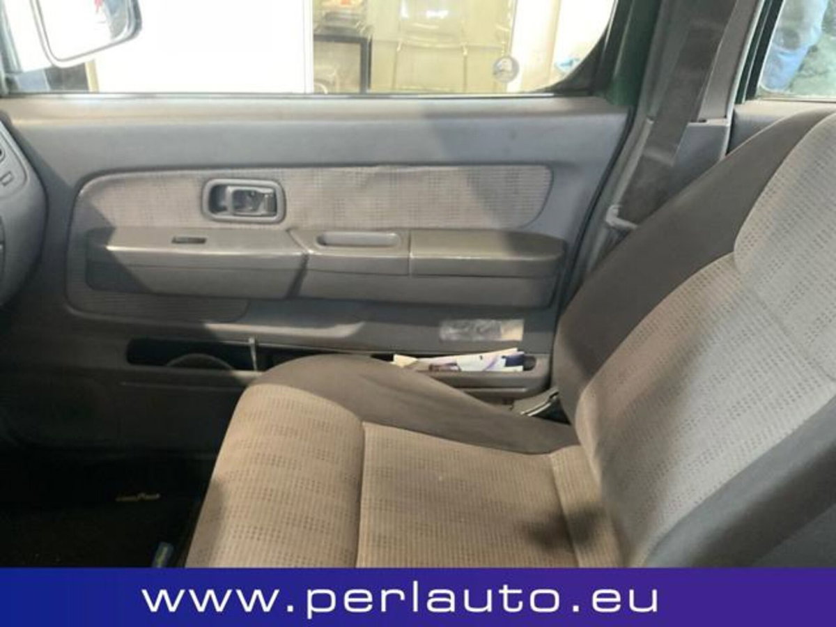 Nissan Pick-up 2.5 TD 4 porte Double Cab Navara 2WD (12)