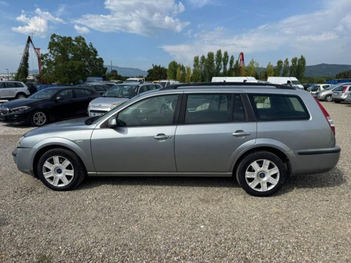 Ford Mondeo Station Wagon 2.0 16V TDCi (130CV) SW Ghia (3)