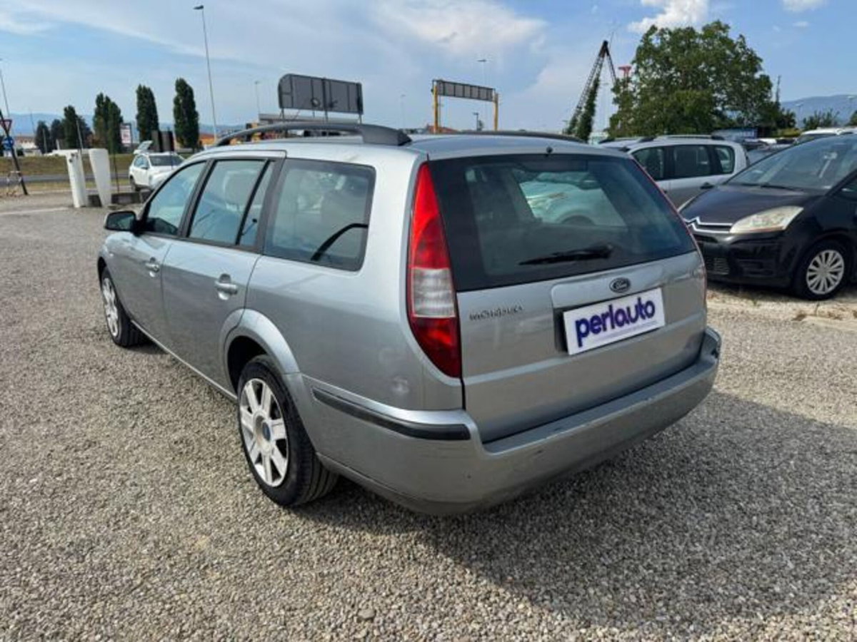Ford Mondeo Station Wagon 2.0 16V TDCi (130CV) SW Ghia (6)