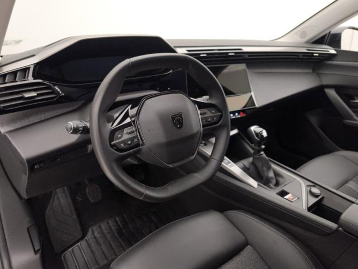 Peugeot 308 1.2 puretech t Allure s&s 130cv (10)