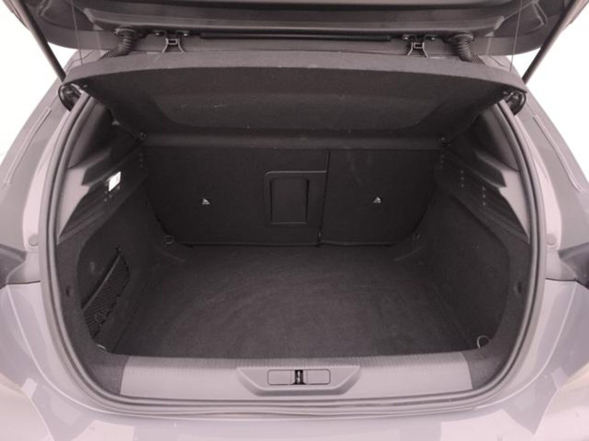 Peugeot 308 1.2 puretech t Allure s&s 130cv (18)