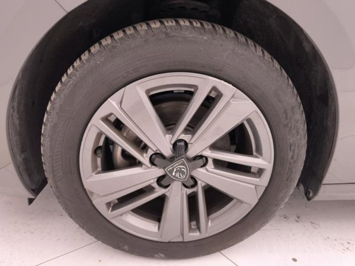 Peugeot 308 1.2 puretech t Allure s&s 130cv (9)