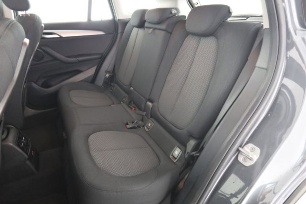 BMW X1 sDrive18d Business Advantage (3)