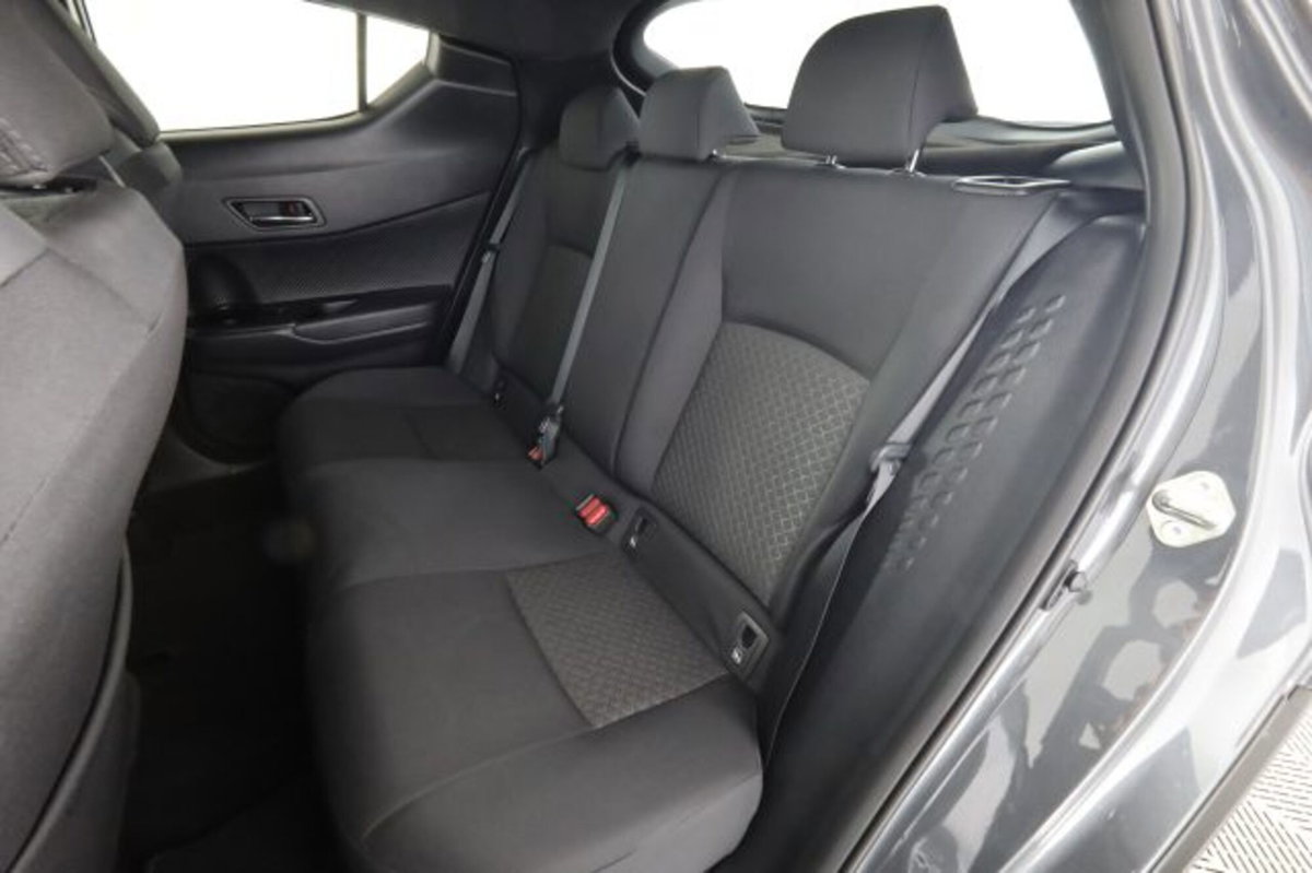 Toyota Toyota C-HR 2.0 Hybrid E-CVT Lounge (3)