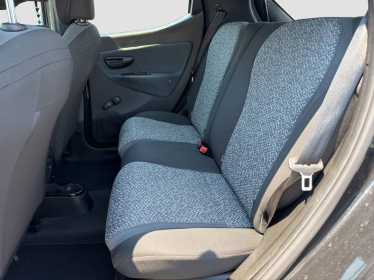 Lancia Ypsilon 1.0 FireFly 5 porte S&S Hybrid Ecochic A. Ferretti (11)