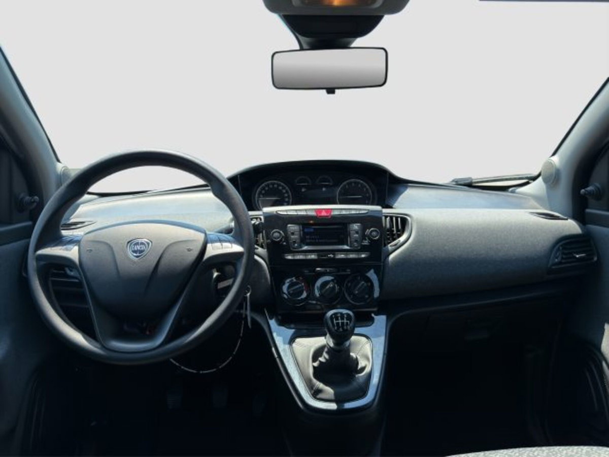 Lancia Ypsilon 1.0 FireFly 5 porte S&S Hybrid Ecochic A. Ferretti (12)