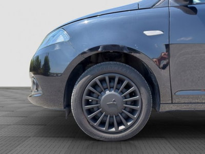 Lancia Ypsilon 1.0 FireFly 5 porte S&S Hybrid Ecochic A. Ferretti (16)