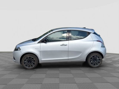 Lancia Ypsilon 1.0 FireFly 5 porte S&S Hybrid Gold Plus (2)
