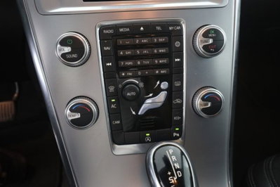 Volvo XC60 D4 Geartronic Business Plus (11)
