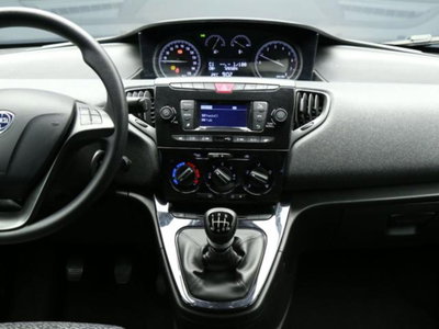 Lancia Ypsilon 1.0 FireFly 5 porte S&S Hybrid Silver Plus (15)
