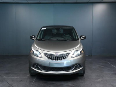 Lancia Ypsilon 1.0 FireFly 5 porte S&S Hybrid Silver Plus (2)