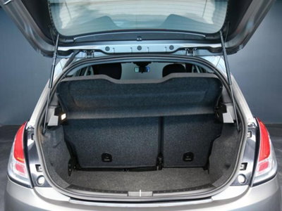 Lancia Ypsilon 1.0 FireFly 5 porte S&S Hybrid Silver Plus (7)