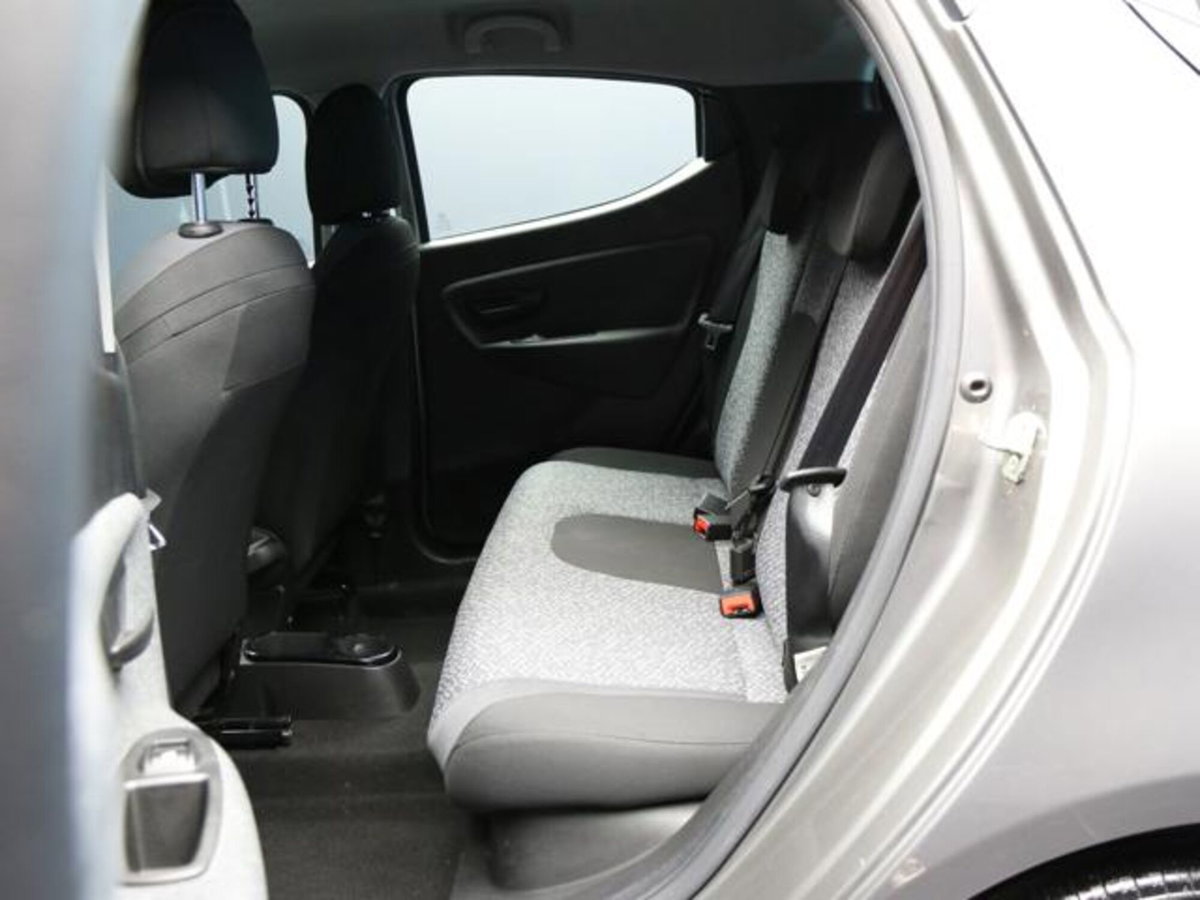 Lancia Ypsilon 1.0 FireFly 5 porte S&S Hybrid Silver Plus (8)