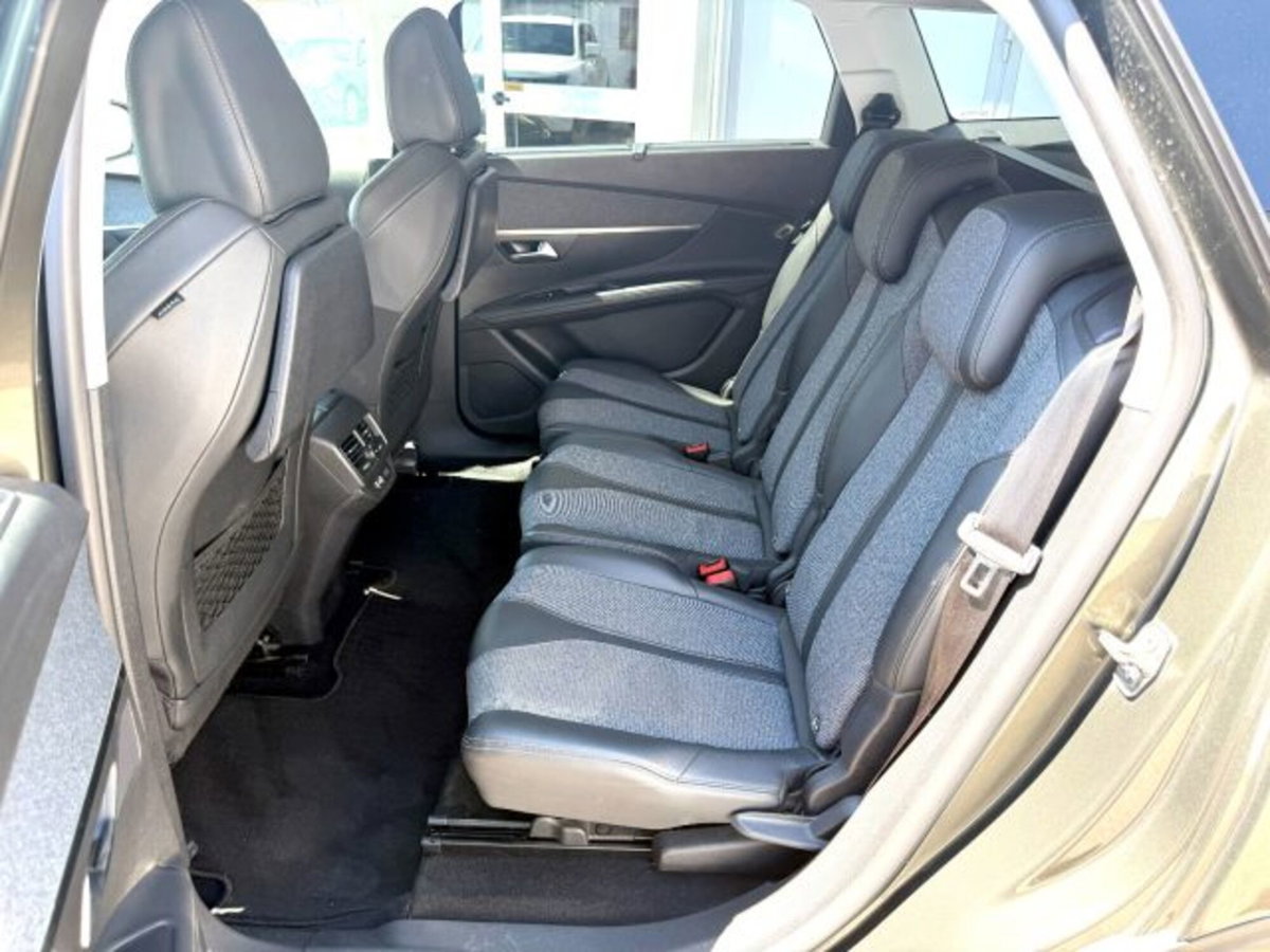 Peugeot 5008 PureTech Turbo 130 S&S EAT8 Allure (13)