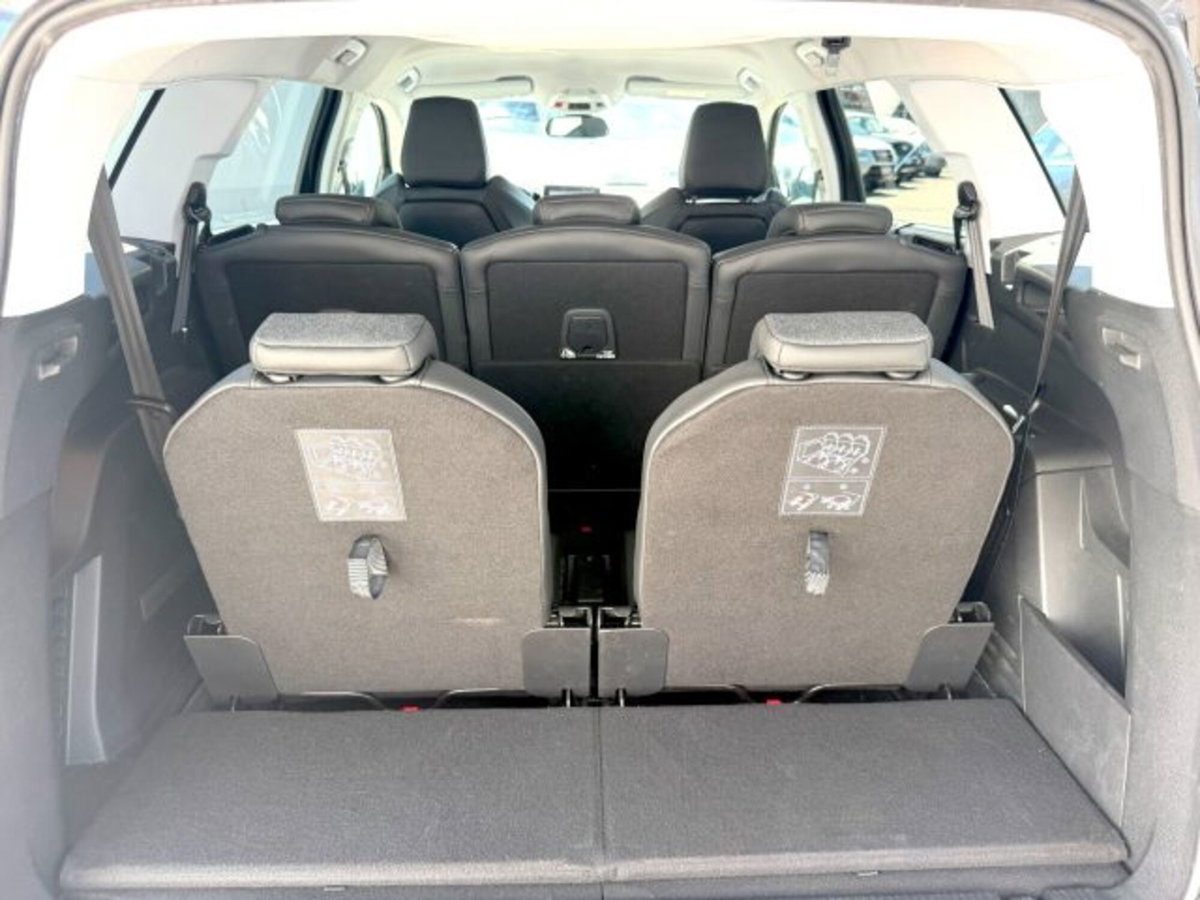 Peugeot 5008 PureTech Turbo 130 S&S EAT8 Allure (20)